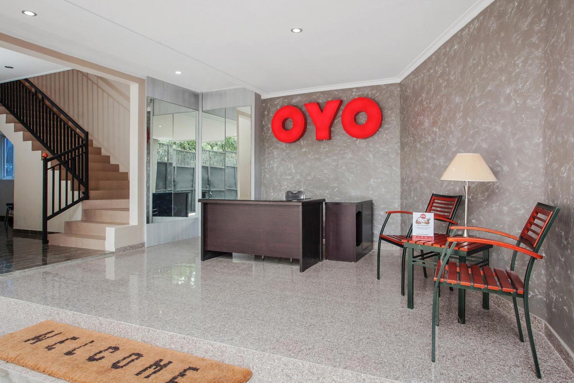 Super Oyo Capital O 134 Lg Residence Surabaya Luaran gambar
