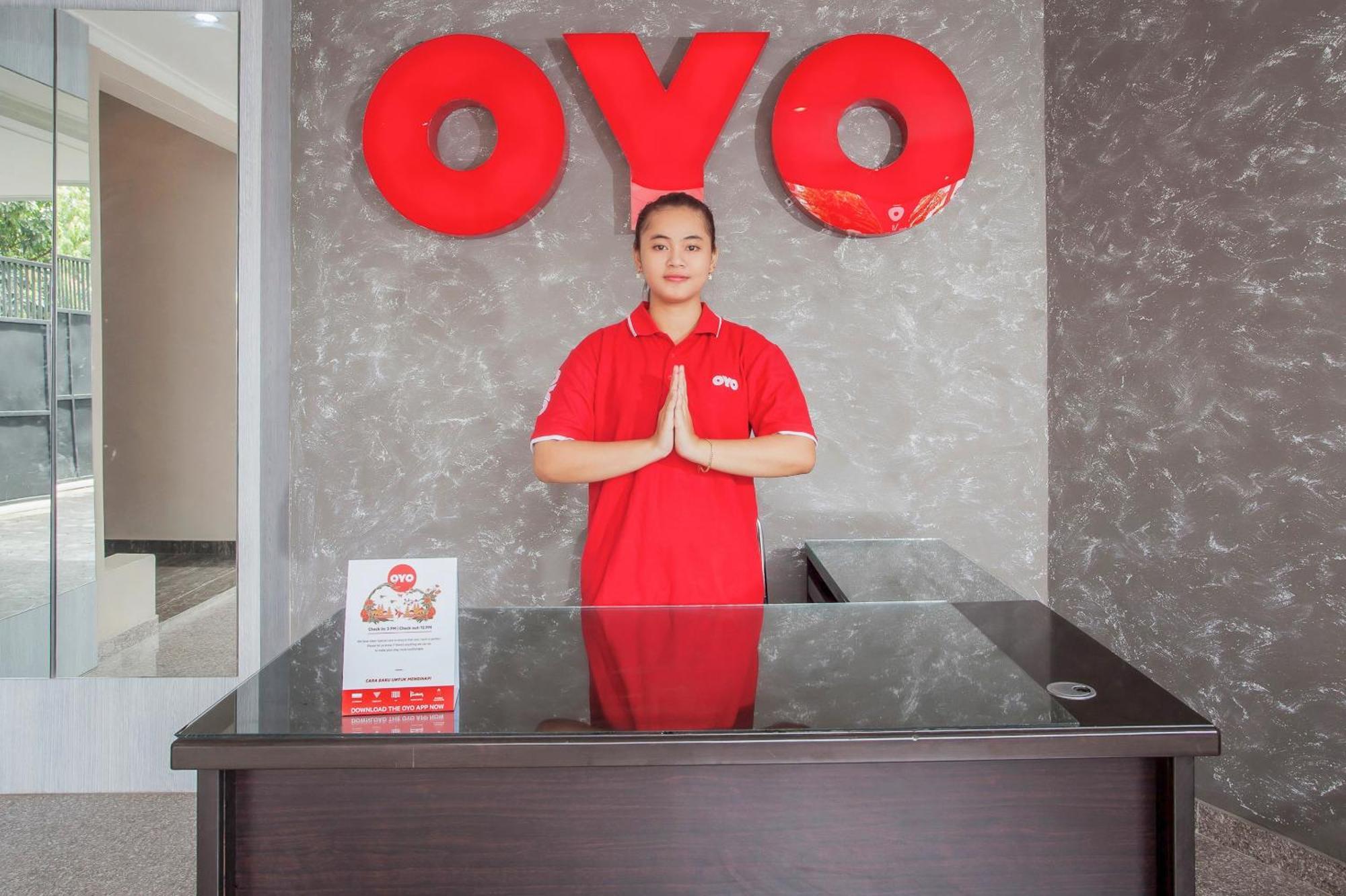 Super Oyo Capital O 134 Lg Residence Surabaya Luaran gambar